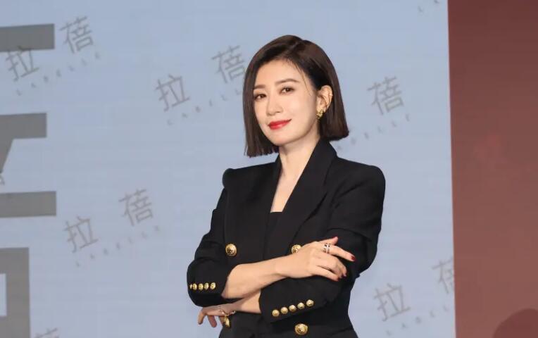 賈靜雯《此時此刻》脫到剩內褲！憂拍到醜態　深夜聽小S激戰壓力